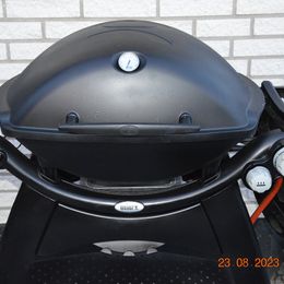 Weber.. Gasgrill.. Er en af de store Total Renoveret Er som ny...  Med jern flaske GUL