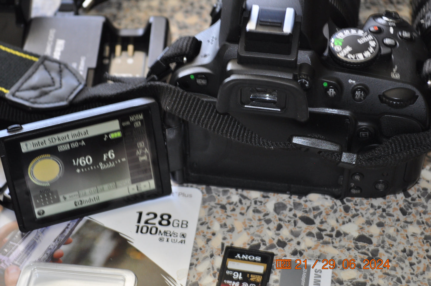 Nikon D 5100 , 16,3 megapixels, 18-55-18-105-18-200 x optisk zoom