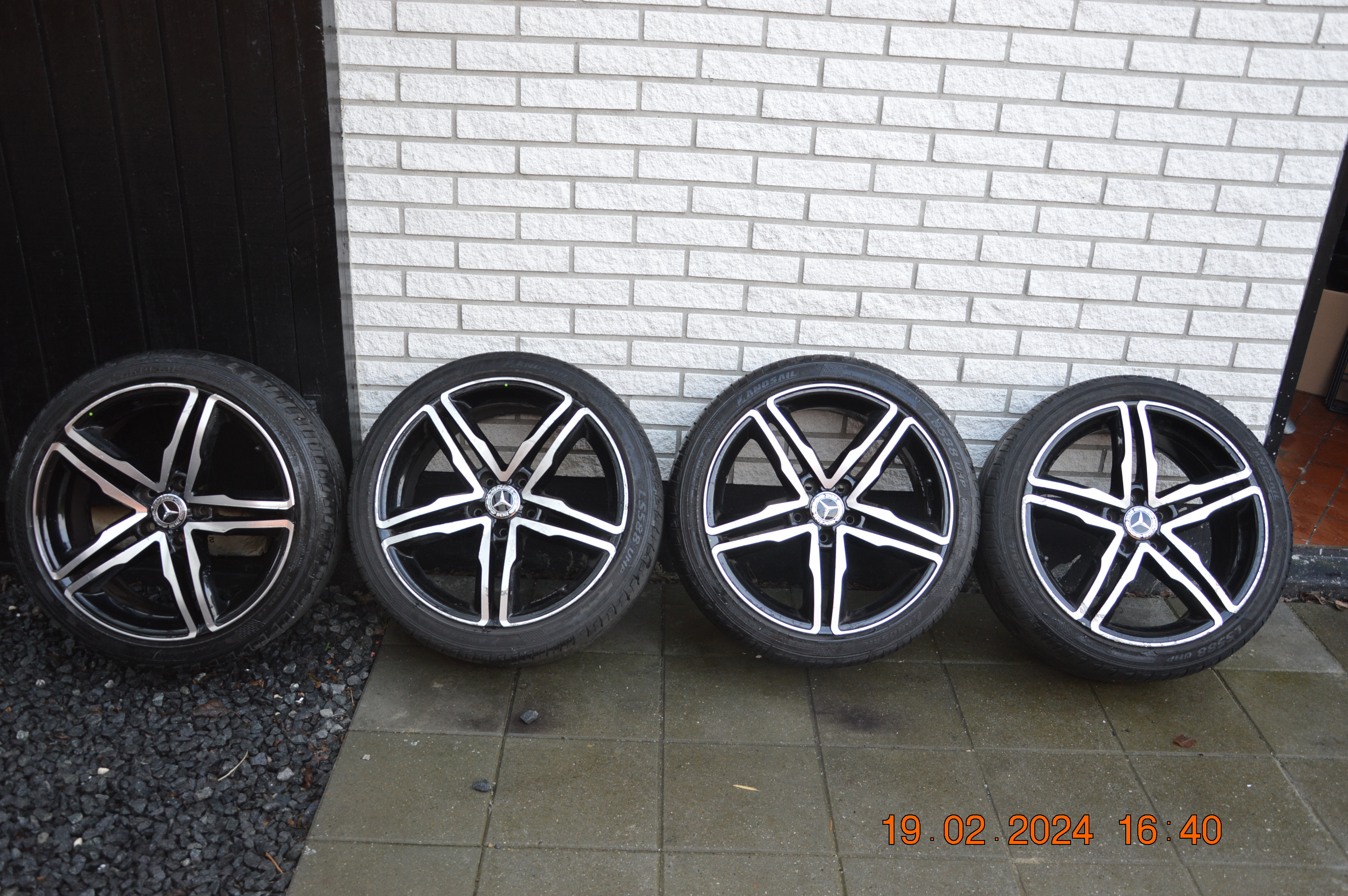 Laver også Fælge. De her er slet ikke Mercedes Fælge :-)