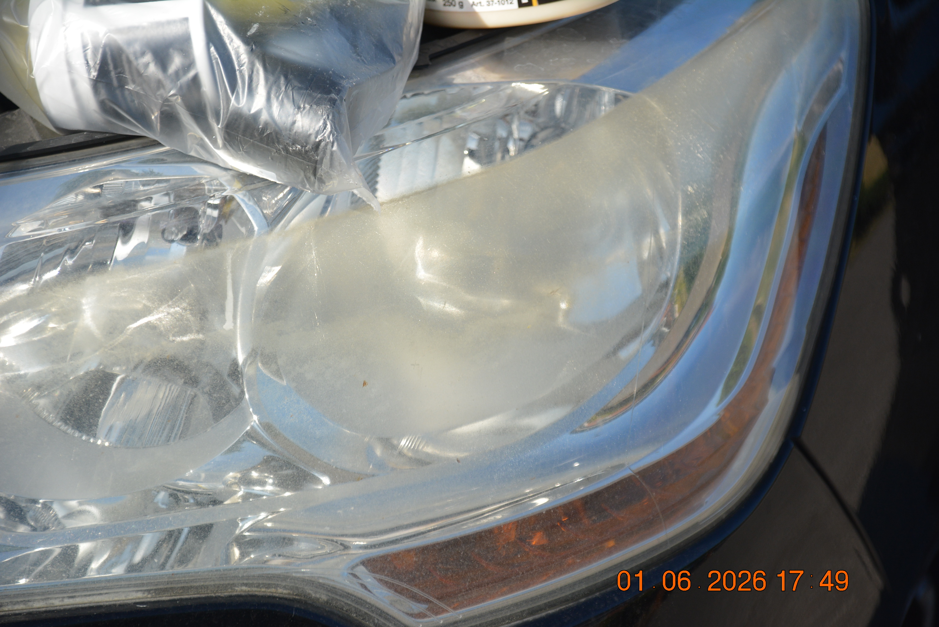 Denne her bil,  blev Kasseret På sine HVIDE Lygter :-)